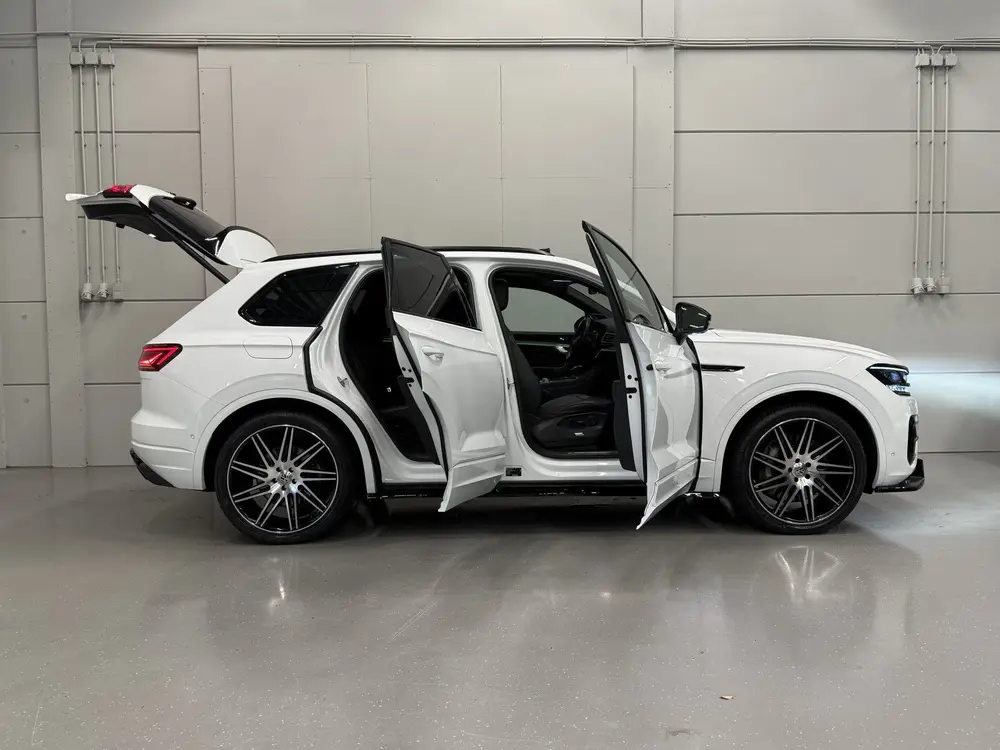 Volkswagen Touareg R 3.0 TSi 4MOTION eHybrid 462PK PANO/PUGL uit 2021, foto 10