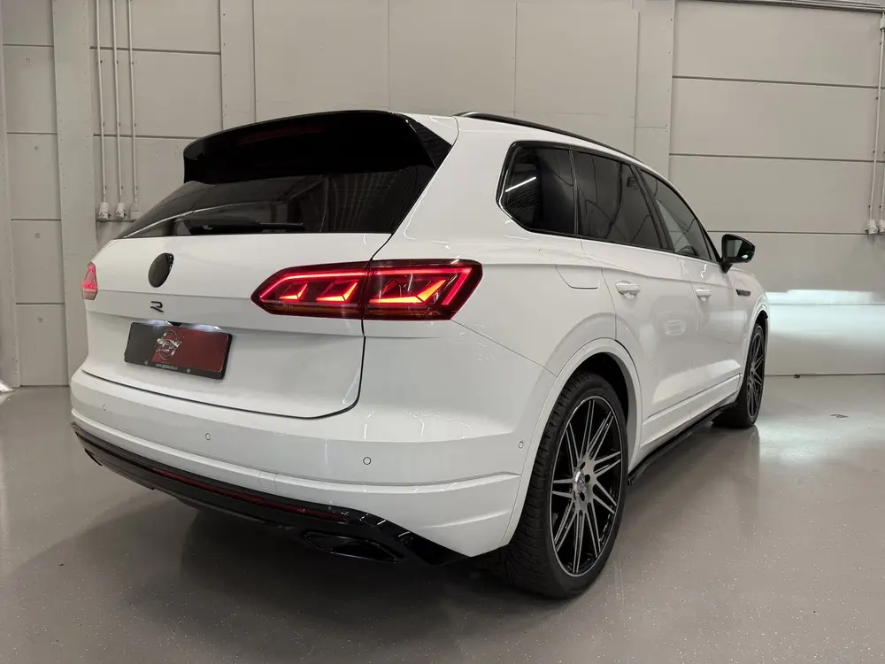 Volkswagen Touareg R 3.0 TSi 4MOTION eHybrid 462PK PANO/PUGL uit 2021, foto 7