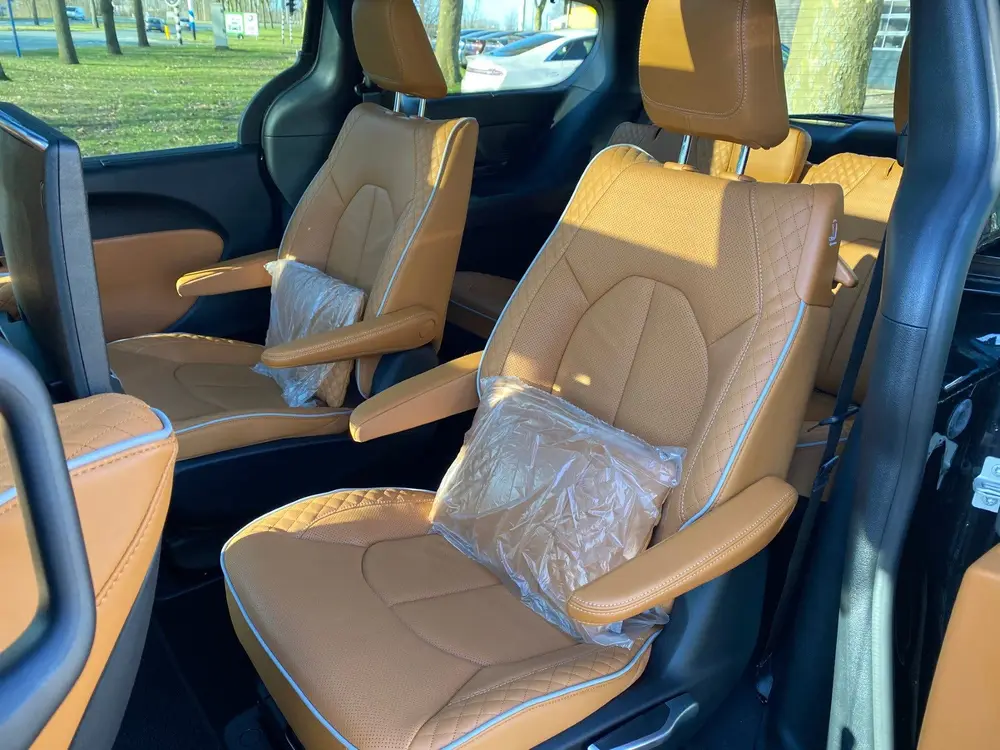 Chrysler Grand Voyager 3.6 V6 Pinnacle Plug-in Hybrid uit 2025, foto 15