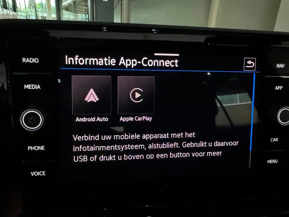 Volkswagen T-Roc 1.5 TSI Life Business Pano|Dodehoek|ACC|Mem uit 2024, foto 17
