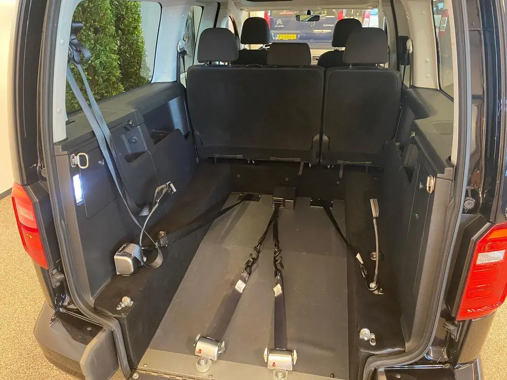 Volkswagen Caddy Maxi Rolstoelauto Automaat 5+1 uit 2019, foto 4