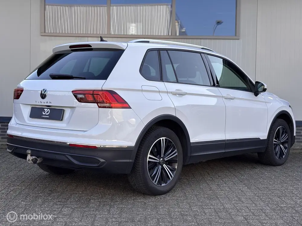 Volkswagen Tiguan 1.5 TSI LED Trekhaak Camera ACC RIJKLAAR uit 2020, foto 2
