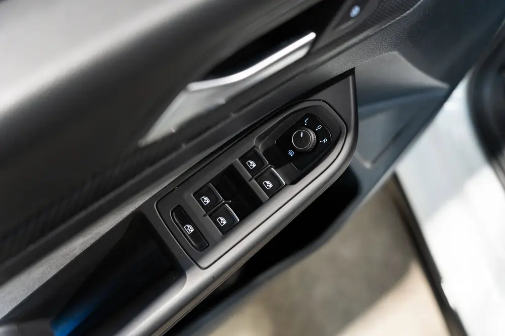 Volkswagen Golf 1.5 eTSI DSG R-Line Pano IQ Camera uit 2021, foto 17