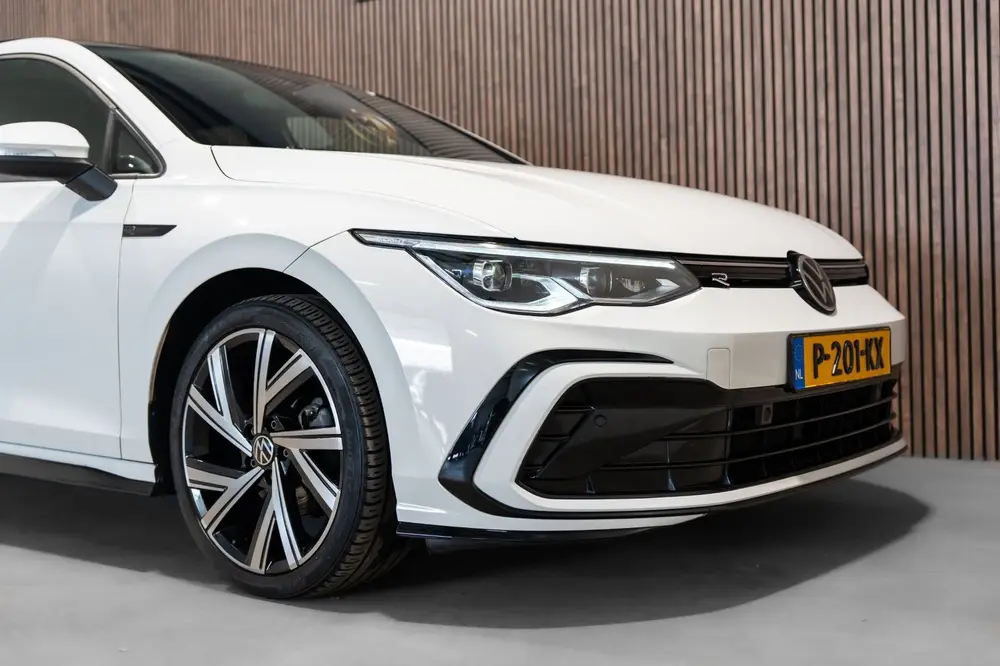 Volkswagen Golf 1.5 eTSI DSG R-Line Pano IQ Camera uit 2021, foto 6