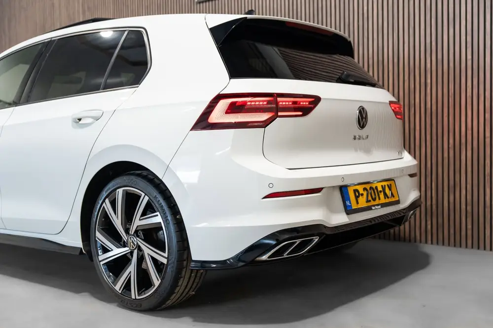 Volkswagen Golf 1.5 eTSI DSG R-Line Pano IQ Camera uit 2021, foto 7