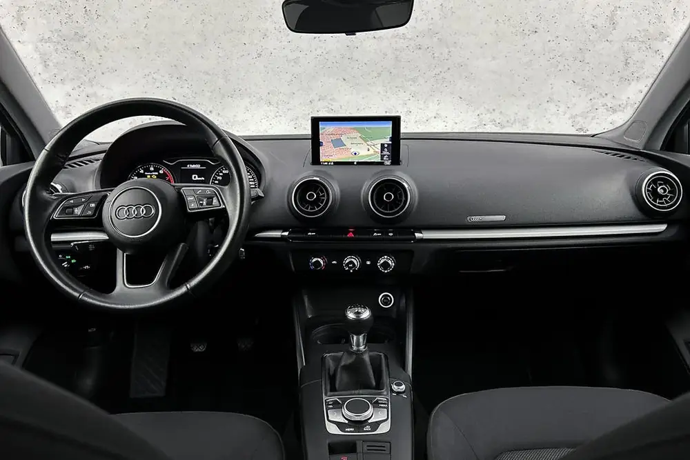 Audi A3 Limousine 30 TFSI Pro Line | Cruise control | Lichtm uit 2020, foto 2