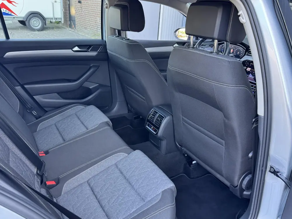 Volkswagen Passat Variant 1.5 TSI BUSINESS I AUTOMAAT I NAVI uit 2023, foto 14