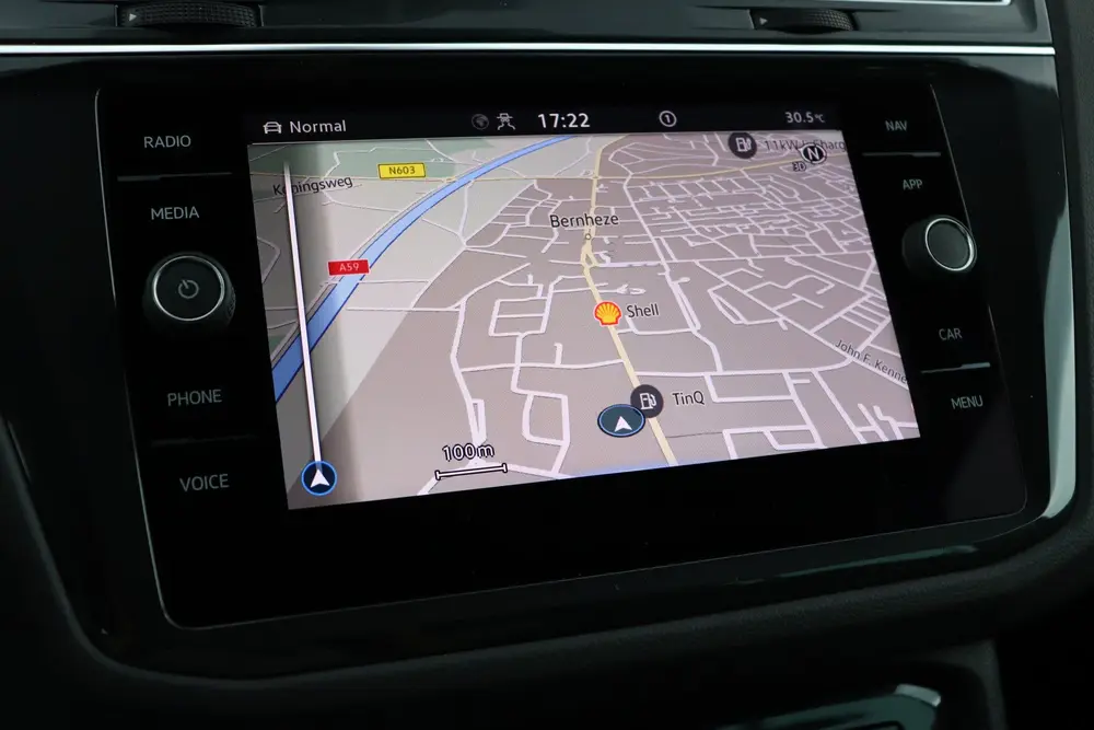 Volkswagen Tiguan 1.4 TSI eHybrid ACC Carplay Navi PDC uit 2022, foto 11