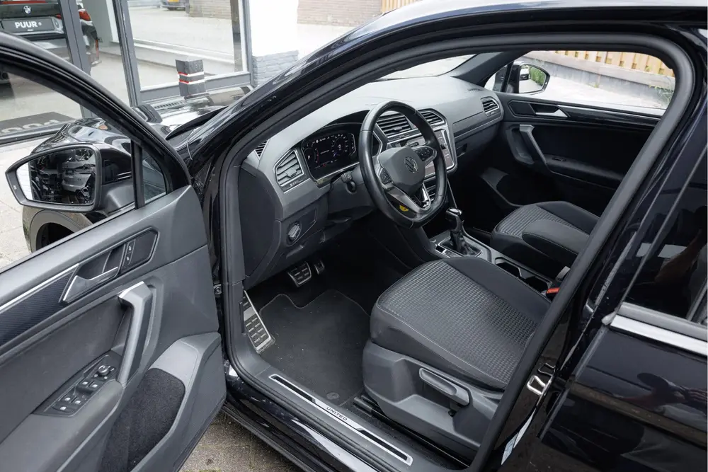 Volkswagen Tiguan 1.5 TSI Life Business Carplay - Trekhaak uit 2021, foto 3