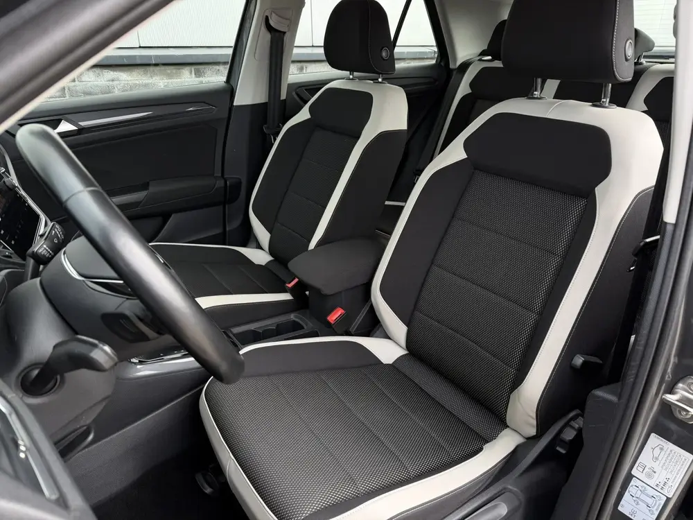 Volkswagen T-Roc 1.5 TSI Sport | LED | Trekhaak | Carplay | uit 2022, foto 4