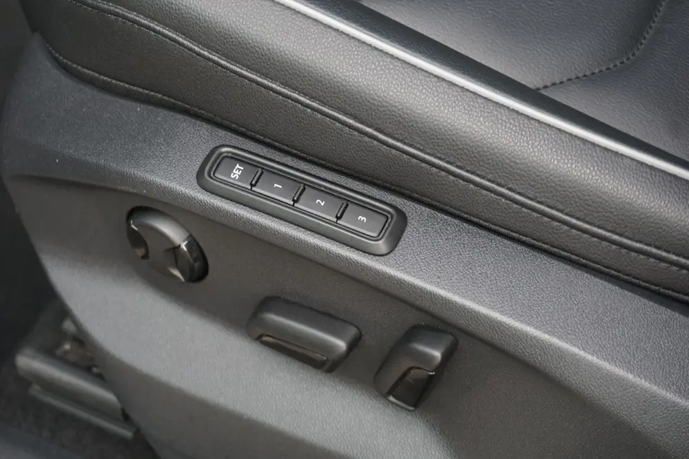 Volkswagen Tiguan 1.5 TSI Life Business | PANO | trekhaak | uit 2022, foto 11