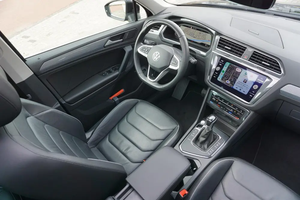Volkswagen Tiguan 1.5 TSI Life Business | PANO | trekhaak | uit 2022, foto 16