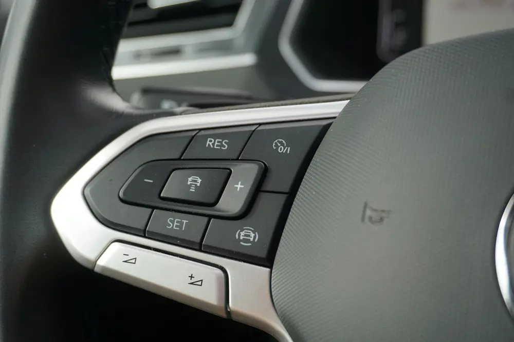 Volkswagen Tiguan 1.5 TSI Life Business | PANO | trekhaak | uit 2022, foto 17