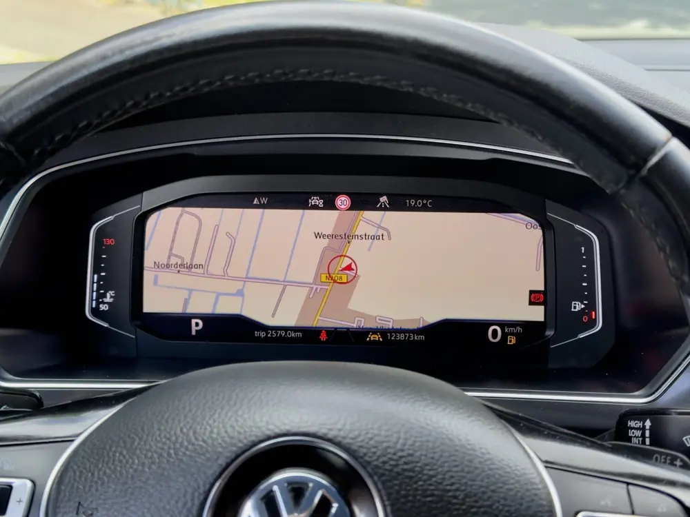 Volkswagen Tiguan Allspace 1.5 TSI AUT7 R-LINE HIGHLINE NAVI uit 2020, foto 10