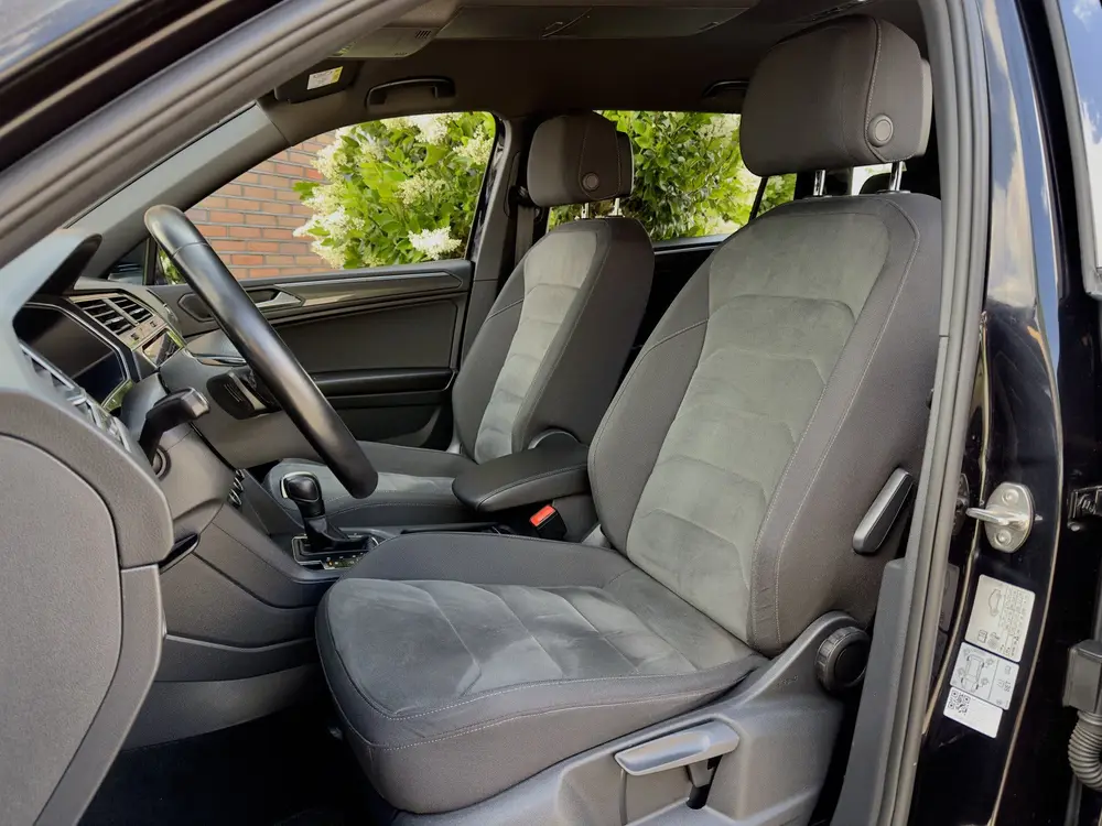 Volkswagen Tiguan Allspace 1.5 TSI AUT7 R-LINE HIGHLINE NAVI uit 2020, foto 16