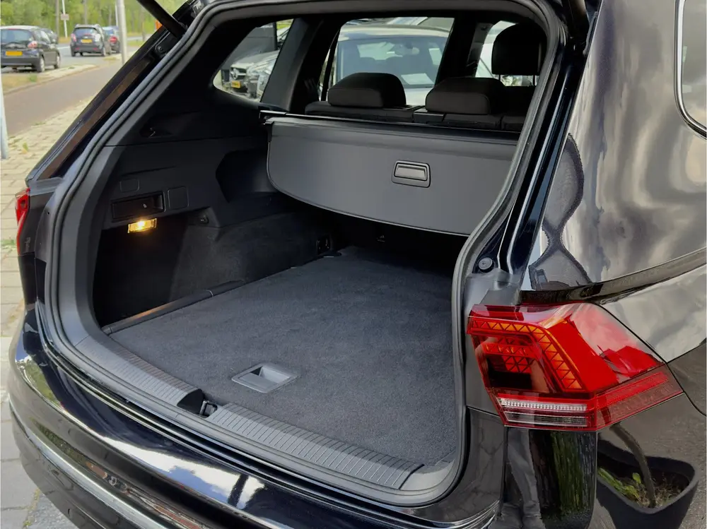 Volkswagen Tiguan Allspace 1.5 TSI AUT7 R-LINE HIGHLINE NAVI uit 2020, foto 19