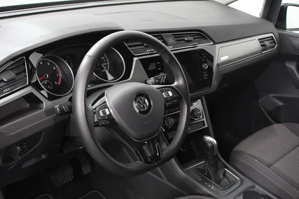 Volkswagen Touran 1.5 TSI 150pk DSG Comfortline 7p Navigatie uit 2020, foto 17