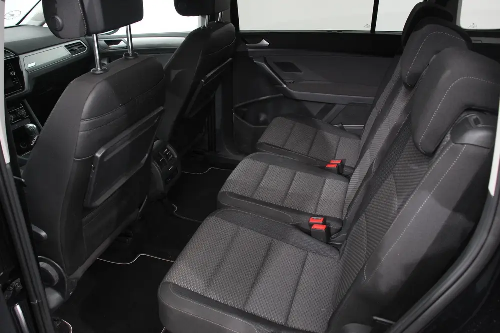 Volkswagen Touran 1.5 TSI 150pk DSG Comfortline 7p Navigatie uit 2020, foto 18
