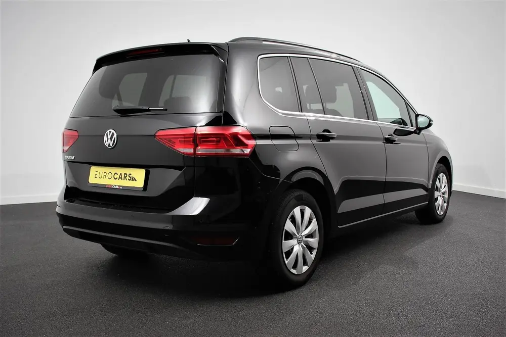 Volkswagen Touran 1.5 TSI 150pk DSG Comfortline 7p Navigatie uit 2020, foto 3