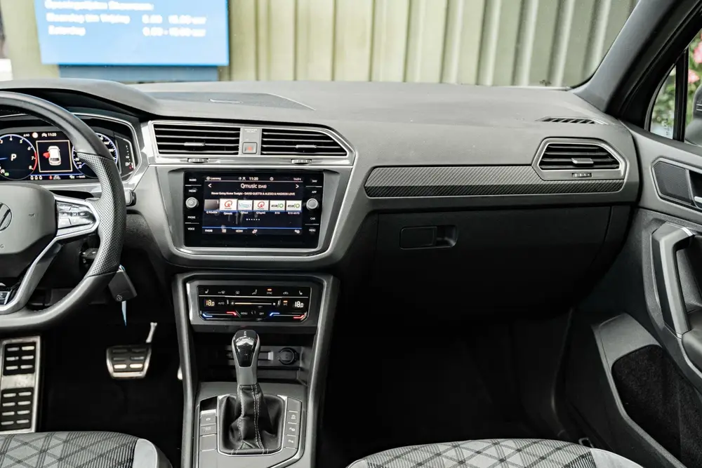 Volkswagen Tiguan 1.5 TSI R-Line Business+ uit 2023, foto 16