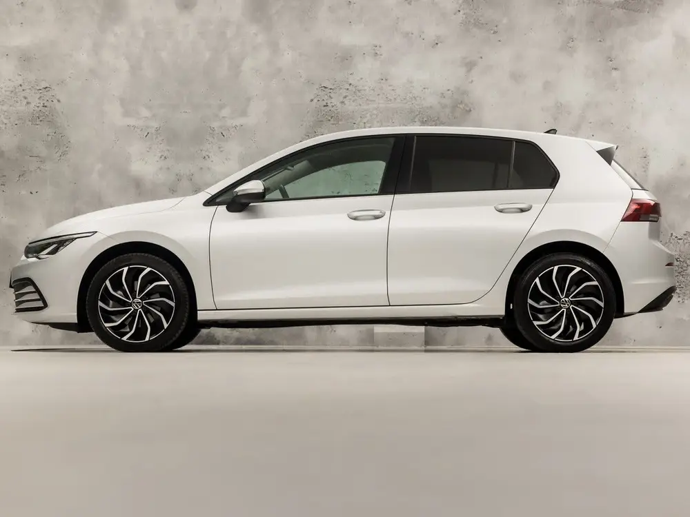 Volkswagen Golf 1.5 TSI Sport (APPLE CARPLAY, GROOT NAVI, 4 uit 2020, foto 2