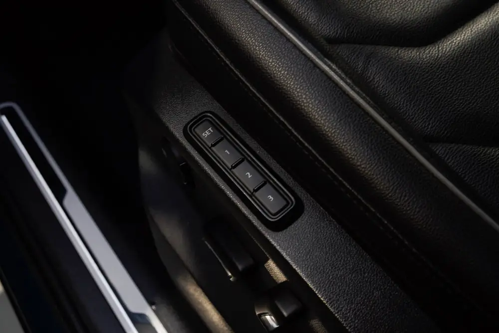 Volkswagen Tiguan 1.4 TSI eHybrid HUD Leer Navi Memory seats uit 2022, foto 15