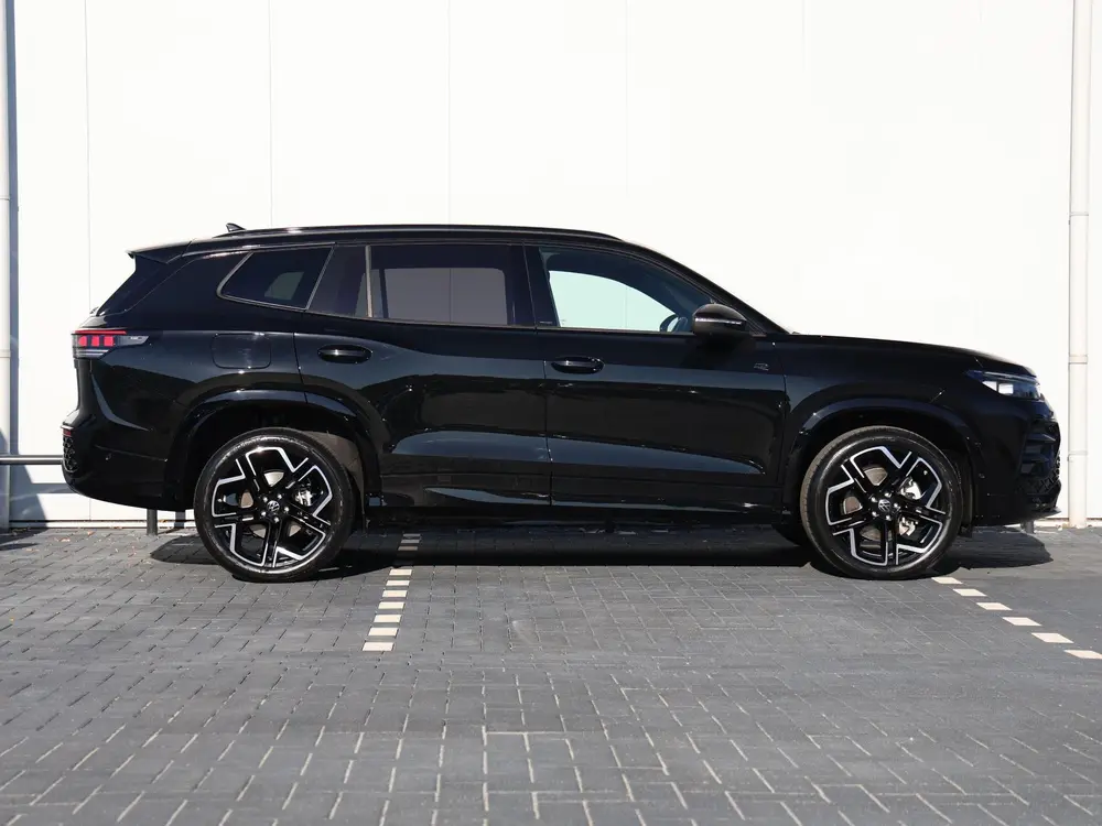 Volkswagen Tayron R-Line Edition 1.5 eHybrid 272 PK | Trekha uit 2026, foto 2