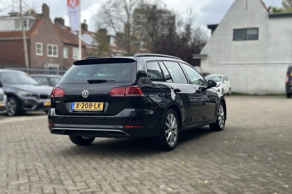 Volkswagen Golf 1.0 TSI Highline (bj 2020) uit 2020, foto 2