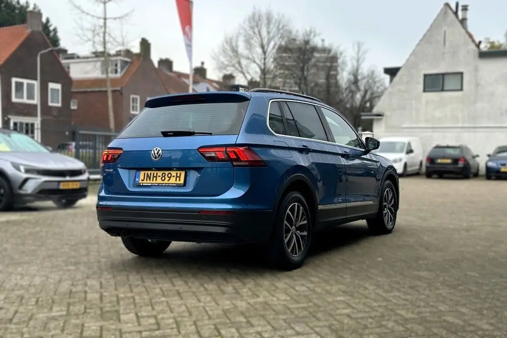 Volkswagen Tiguan 1.5 TSI ACT Highl. (bj 2019, automaat) uit 2019, foto 2
