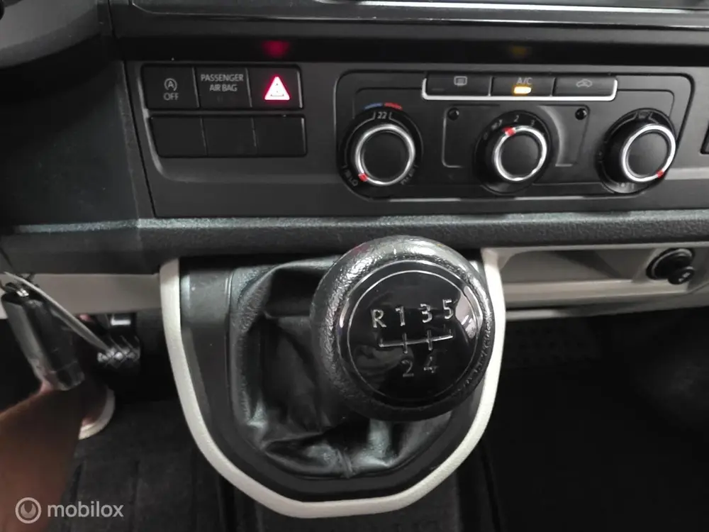 Volkswagen Transporter 2.0 TDI L1H1 Airco Cruise uit 2019, foto 10