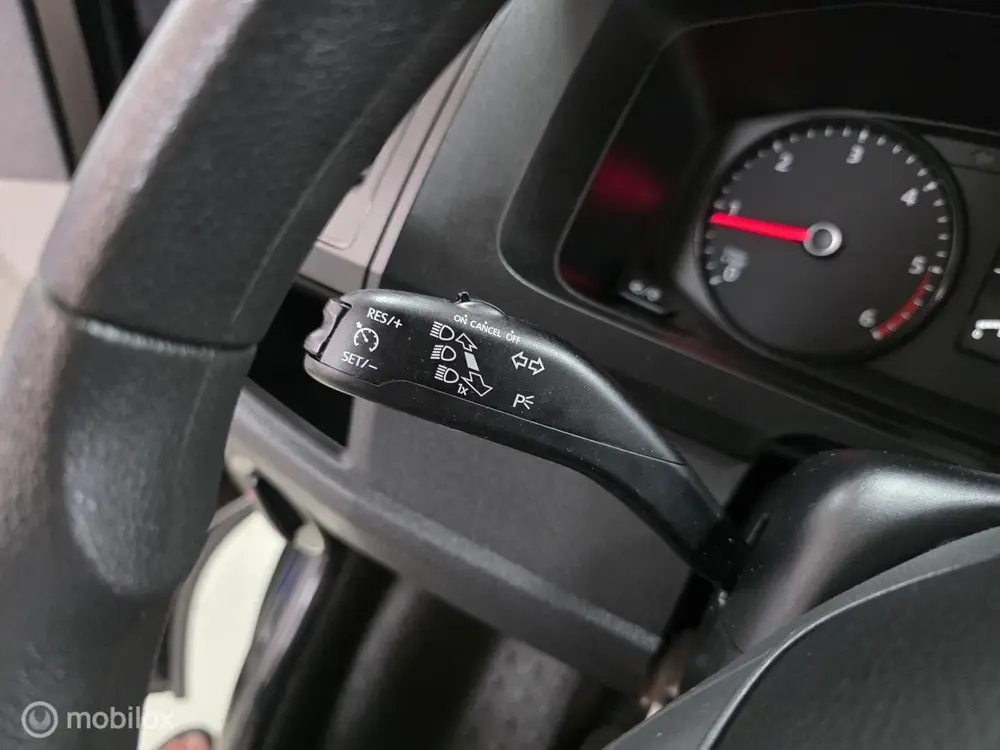 Volkswagen Transporter 2.0 TDI L1H1 Airco Cruise uit 2019, foto 11