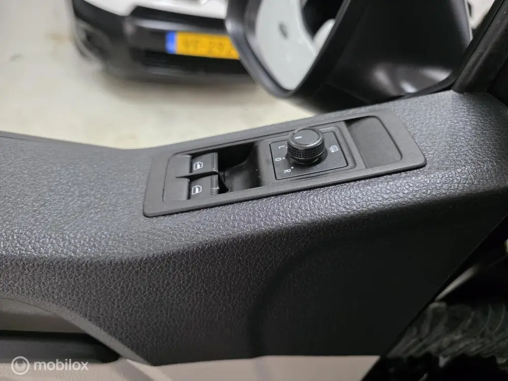 Volkswagen Transporter 2.0 TDI L1H1 Airco Cruise uit 2019, foto 12