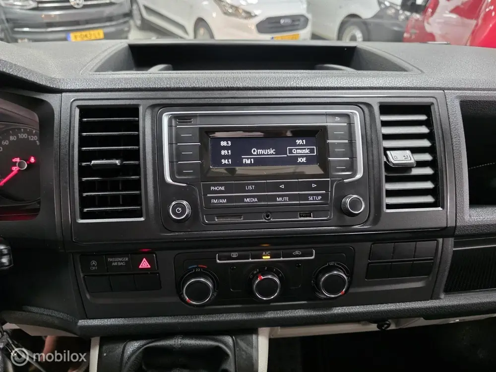 Volkswagen Transporter 2.0 TDI L1H1 Airco Cruise uit 2019, foto 8