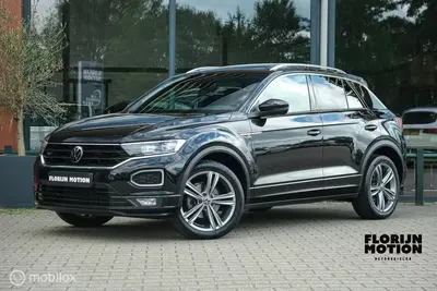 Volkswagen T-Roc 1.5 TSI Sport R-Line | LED | Pano | Stoelve uit 2021