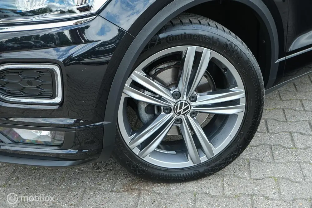 Volkswagen T-Roc 1.5 TSI Sport R-Line | LED | Pano | Stoelve uit 2021, foto 16