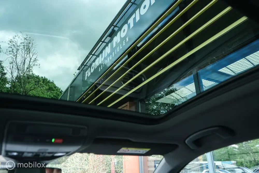 Volkswagen T-Roc 1.5 TSI Sport R-Line | LED | Pano | Stoelve uit 2021, foto 19