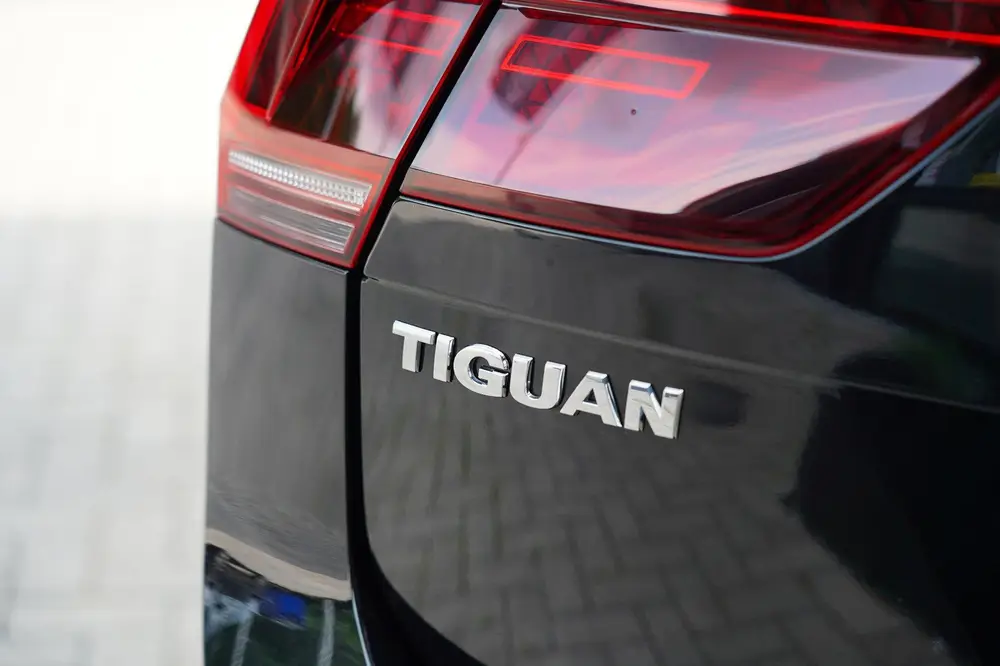 Volkswagen Tiguan 1.5 TSI ACT R LINE HIGH BUSINESS NEDERLAND uit 2020, foto 11