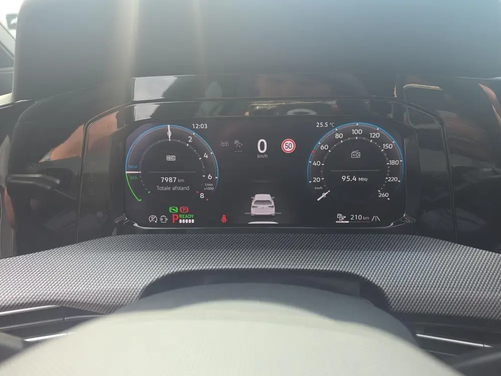 Volkswagen Golf 1.5 eHybrid GTE | Trekhaak | Pano Dak | Lede uit 2025, foto 17