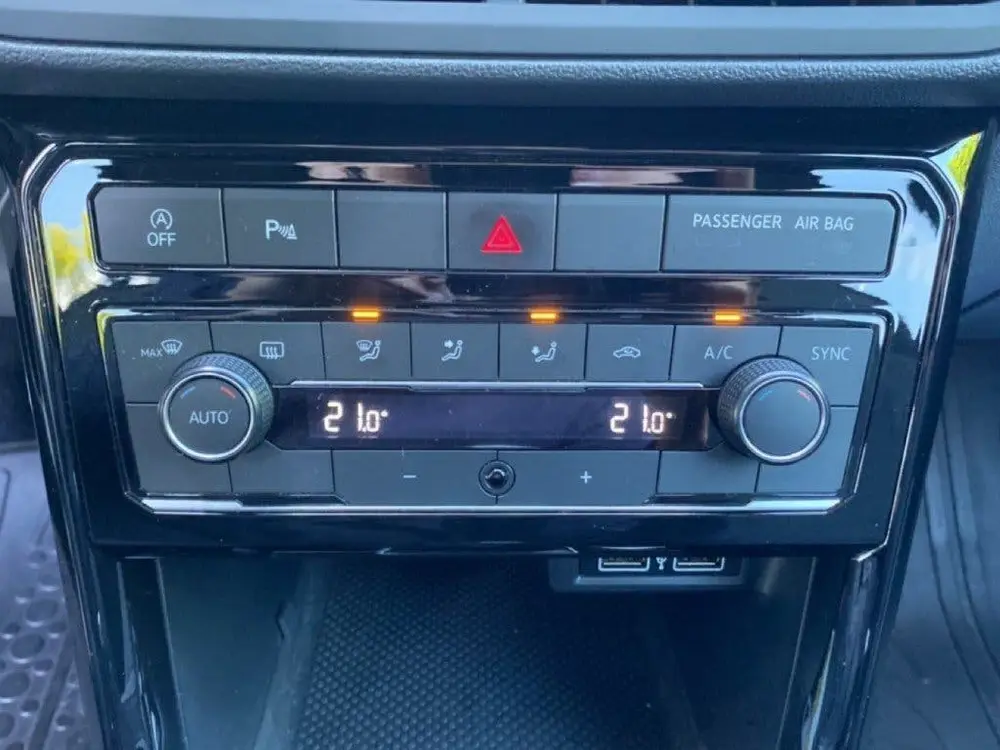 Volkswagen T-CROSS 1.0 TSI R-LINE TREKHAAK/CAMERA/ACC/LED/CA uit 2020, foto 18