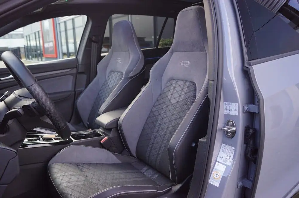 Volkswagen Golf Variant 1.5 eTSI DSG R-Line 150pk /Panodak / uit 2024, foto 3