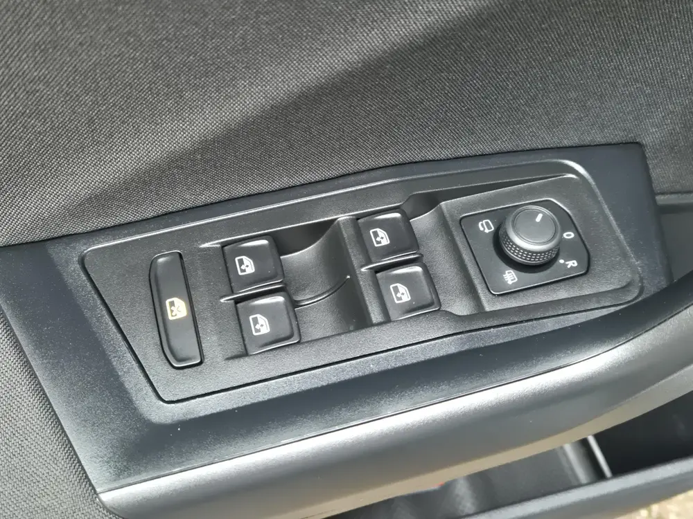 Volkswagen T-Roc 1.0 TSI Life | Navigatie | Digitaal Dashboard | Adapt. Cruise Control T-Roc 1.0 TSI Life | Navigatie | Digitaal dashboa uit 2023, foto 14