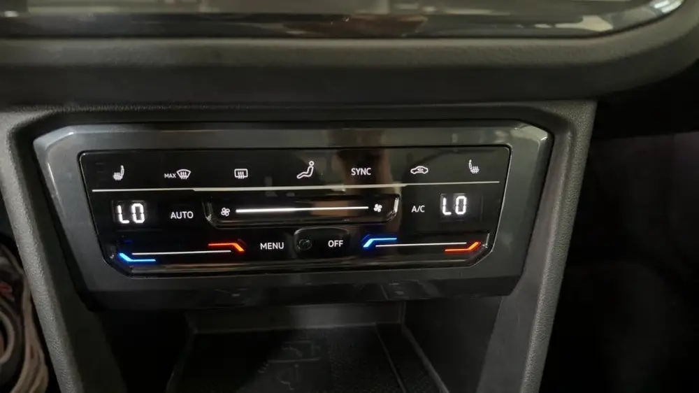 Volkswagen Tiguan Facelift 1.5 TSI Life Business (bj 2020) uit 2020, foto 19
