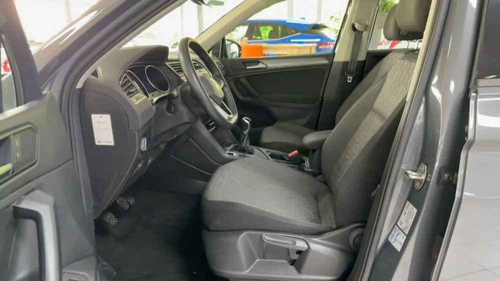 Volkswagen Tiguan Facelift 1.5 TSI Life Business (bj 2020) uit 2020, foto 6