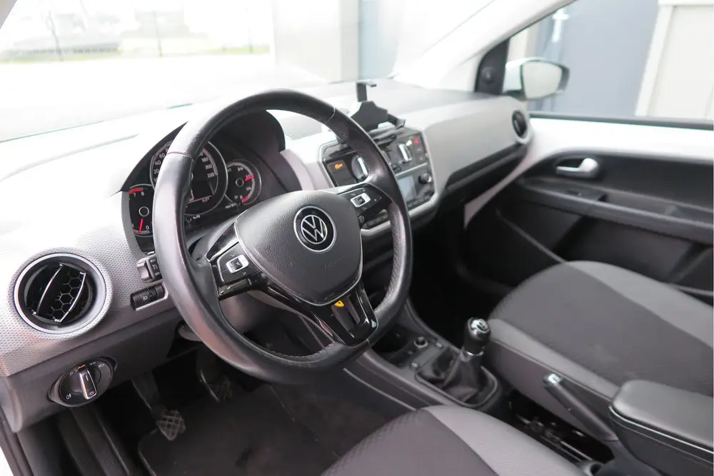 Volkswagen Up! 1.0 49kw 66pk Active, Cruisecontrol , Stoelve uit 2021, foto 17