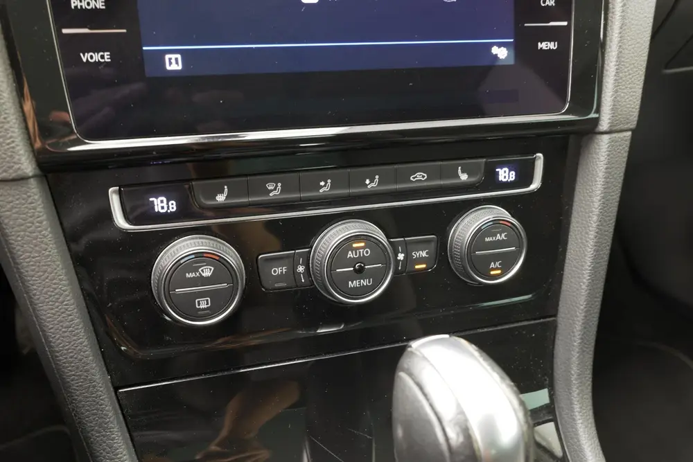 Volkswagen Golf 1.5 TSI Highline Business R |Massage|Carplay uit 2020, foto 18