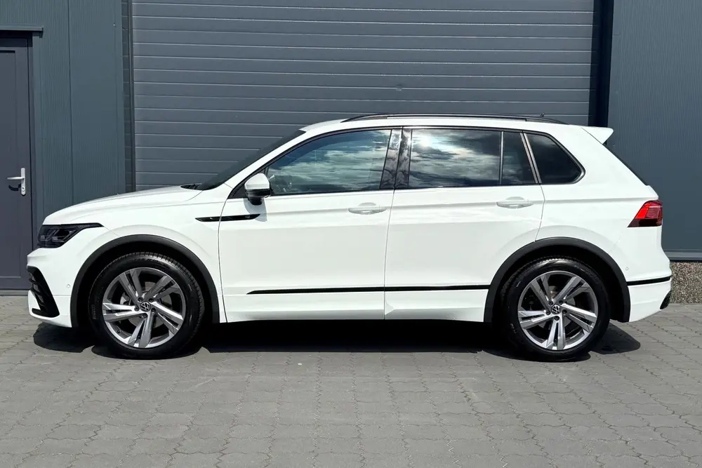 Volkswagen Tiguan 1.5 TSI 150pk R-Line Business+ BLACK STYLE uit 2022, foto 3