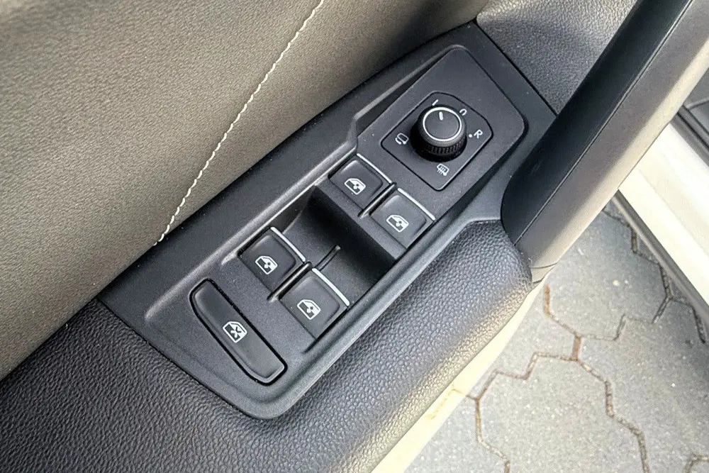 Volkswagen Tiguan 1.5 TSI 150pk R-Line Business+ BLACK STYLE uit 2022, foto 8