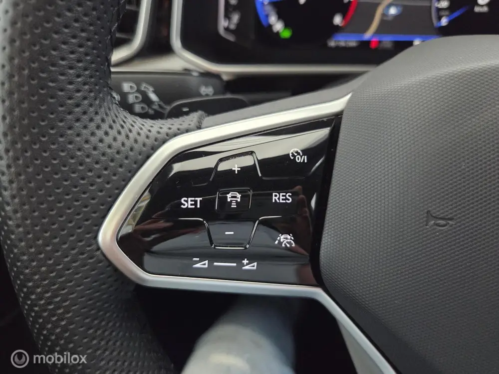 Volkswagen T-Roc 1.5 TSI Automaat R-Line nwmodel|led|nav|bli uit 2022, foto 14