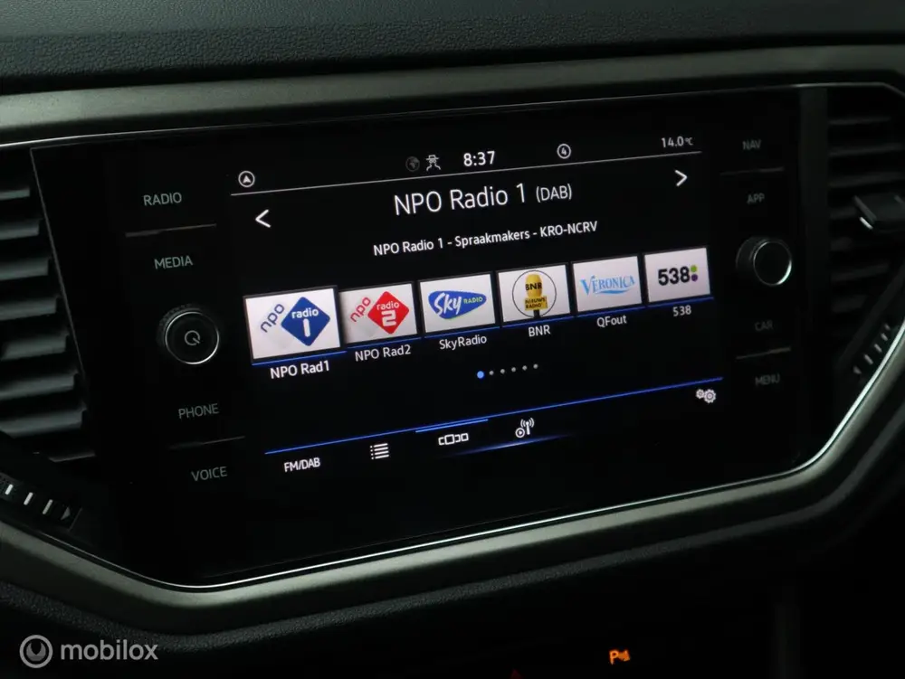 Volkswagen T-Roc TSI 110 PK H6 Style Navigatie|Stoelverw|Ada uit 2022, foto 17