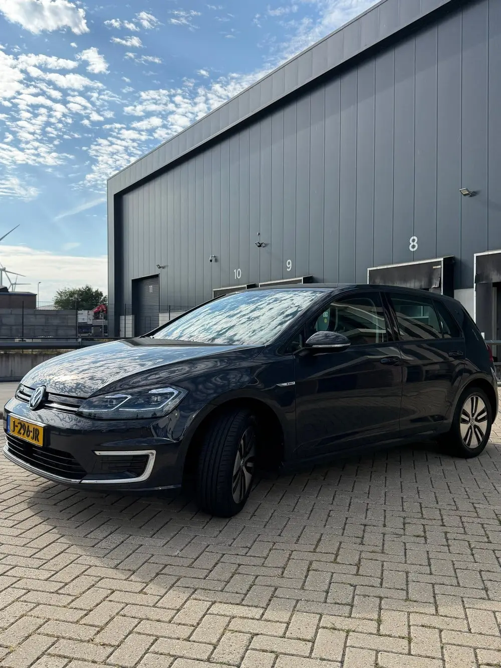 Volkswagen Golf E-Golf 136pk 2020 Grijs uit 2020, foto 2